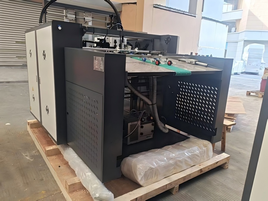 नई स्टार YFMD-1050 स्वचालित हाई स्पीड लैमिनेटिंग मशीन ब्राज़ील भेजी जाने वाली है!