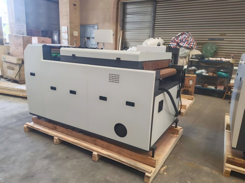 नई स्टार SGUV-760A स्वचालित UV कोटिंग मशीन जल्द ही भेजी जाएगी।